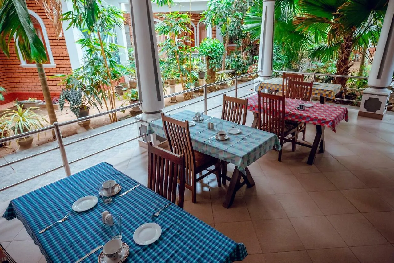 Village Inn Resort Негомбо 3*,